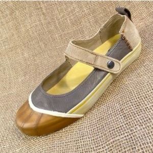 Sorel shoes slip on flats Mary Jane boots leather duck toe women’s size 9.5